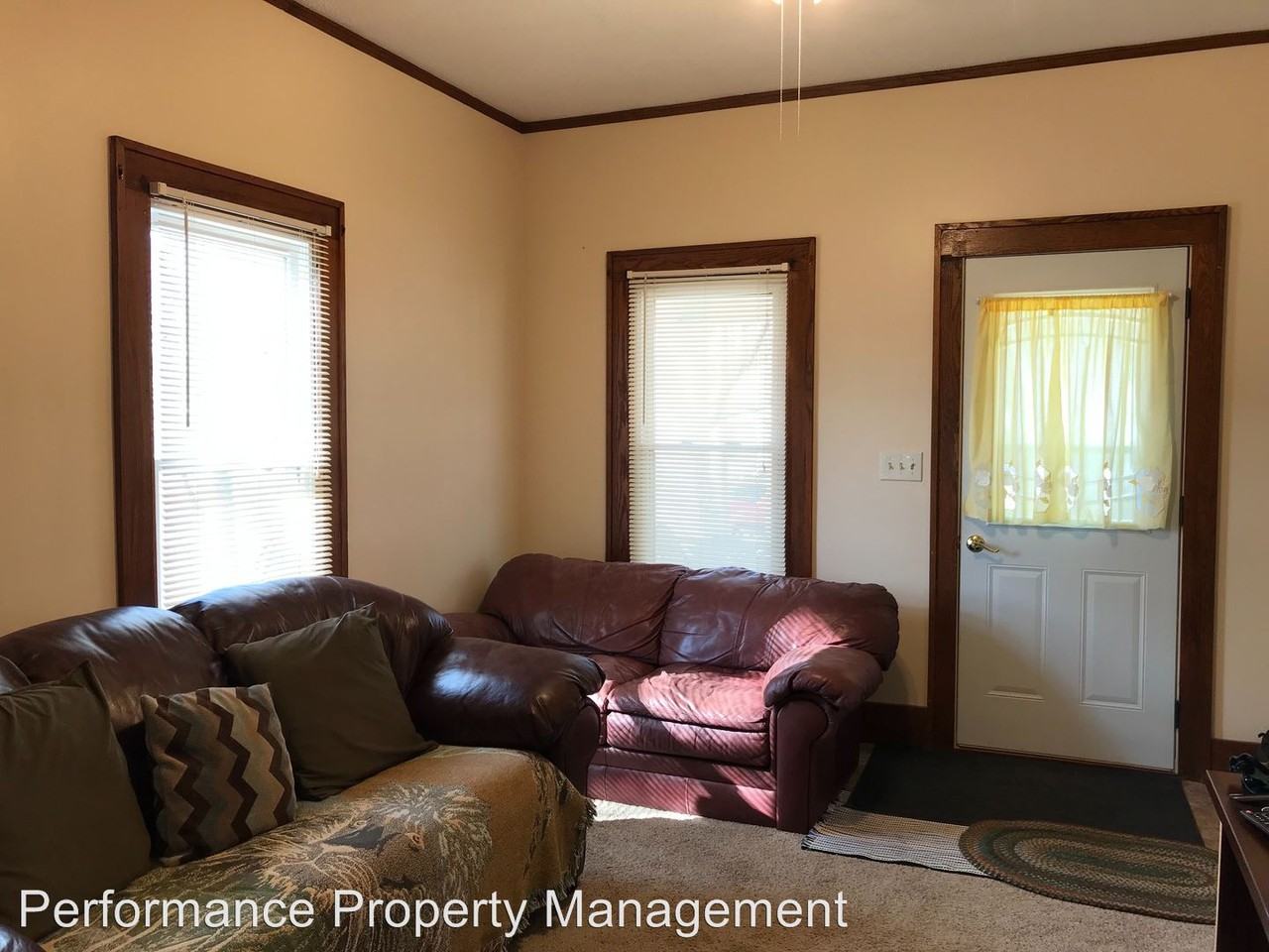 7025 Douglas St - Photo 3 of 14