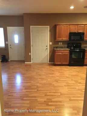 215 N Cherry St - Photo 3 of 26