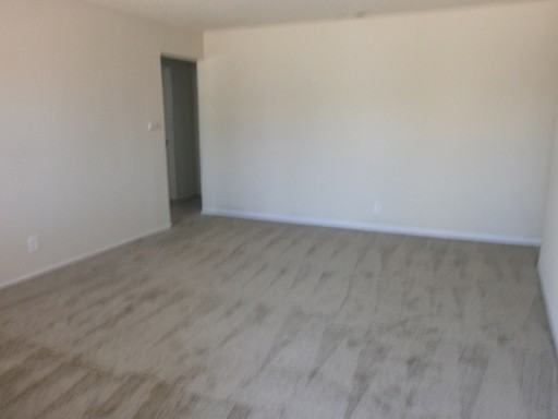 6717 27th St - Photo 2 of 8