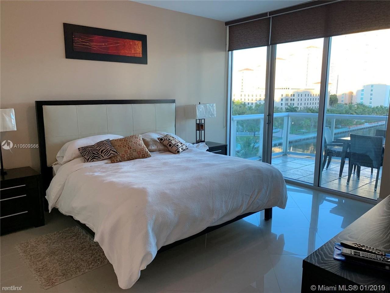 3131NE 188th St - Photo 3 of 8