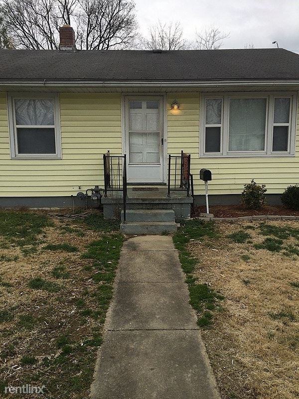 2224 Harding Ave - Photo 2 of 7