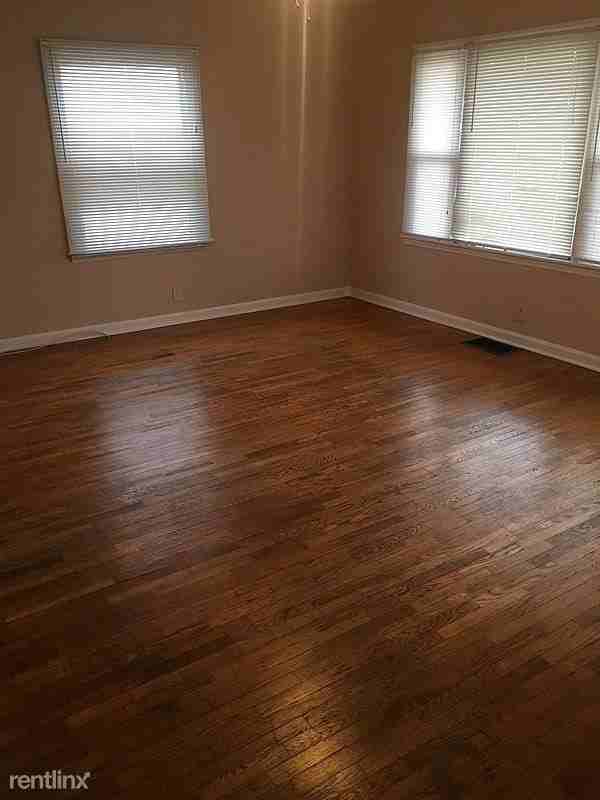 2224 Harding Ave - Photo 3 of 7