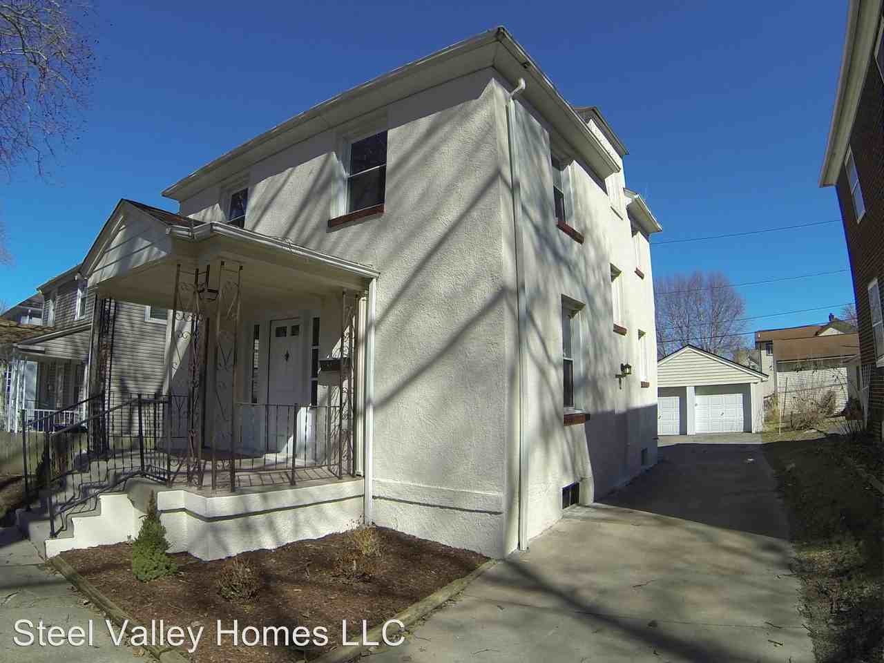 239 Pennsylvania Ave - Photo 3 of 20