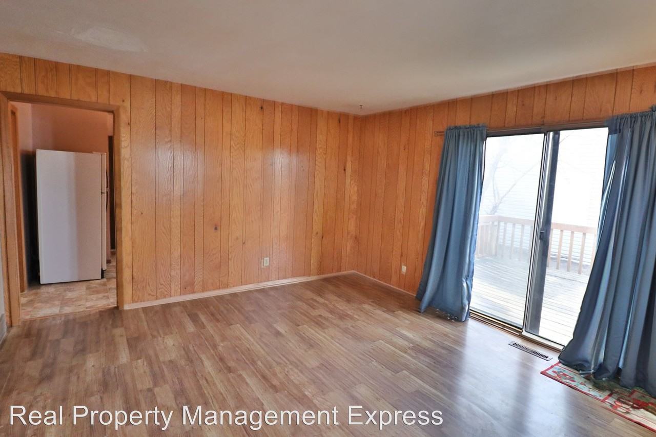 1032 N Duluth Ave - Photo 2 of 20