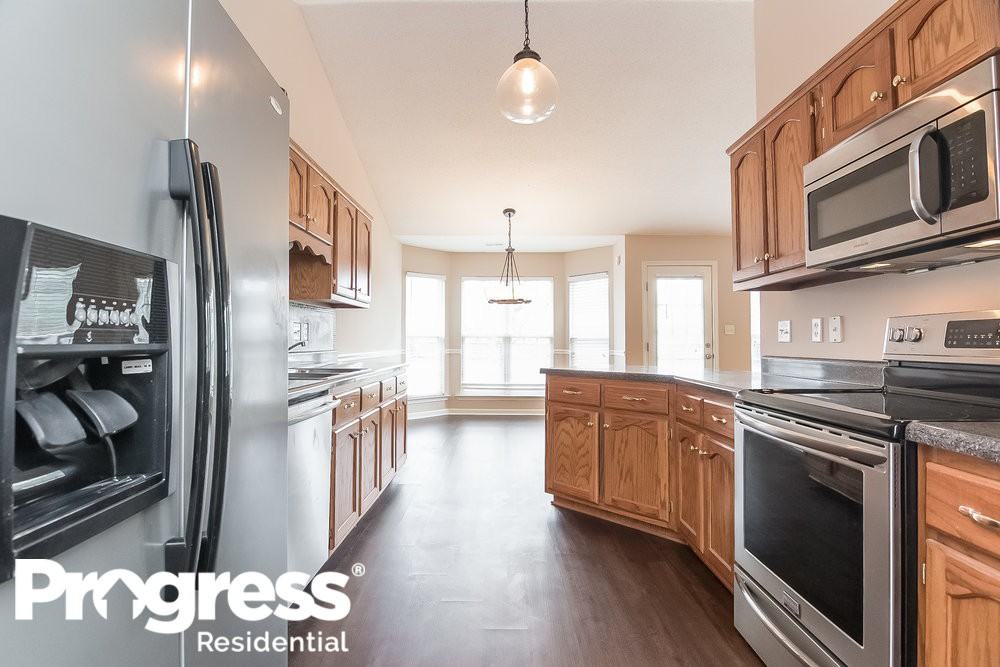 5444 Milton Ridge Dr - Photo 3 of 13