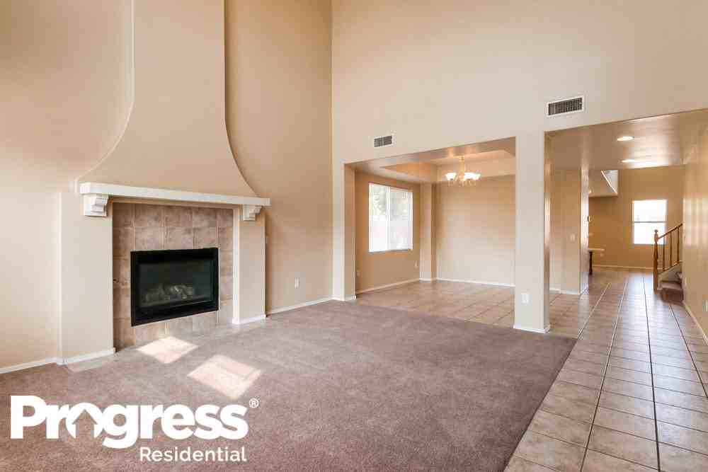 2564 E Del Rio Ct - Photo 3 of 16