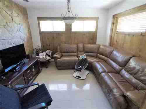 5620 Cypress Rd - Photo 3 of 8