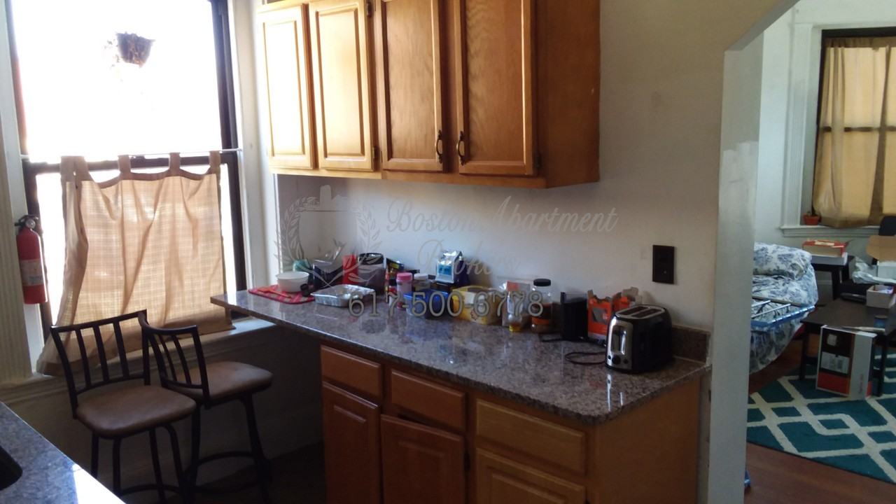 234 Harvard Ave #4 - Photo 2 of 11