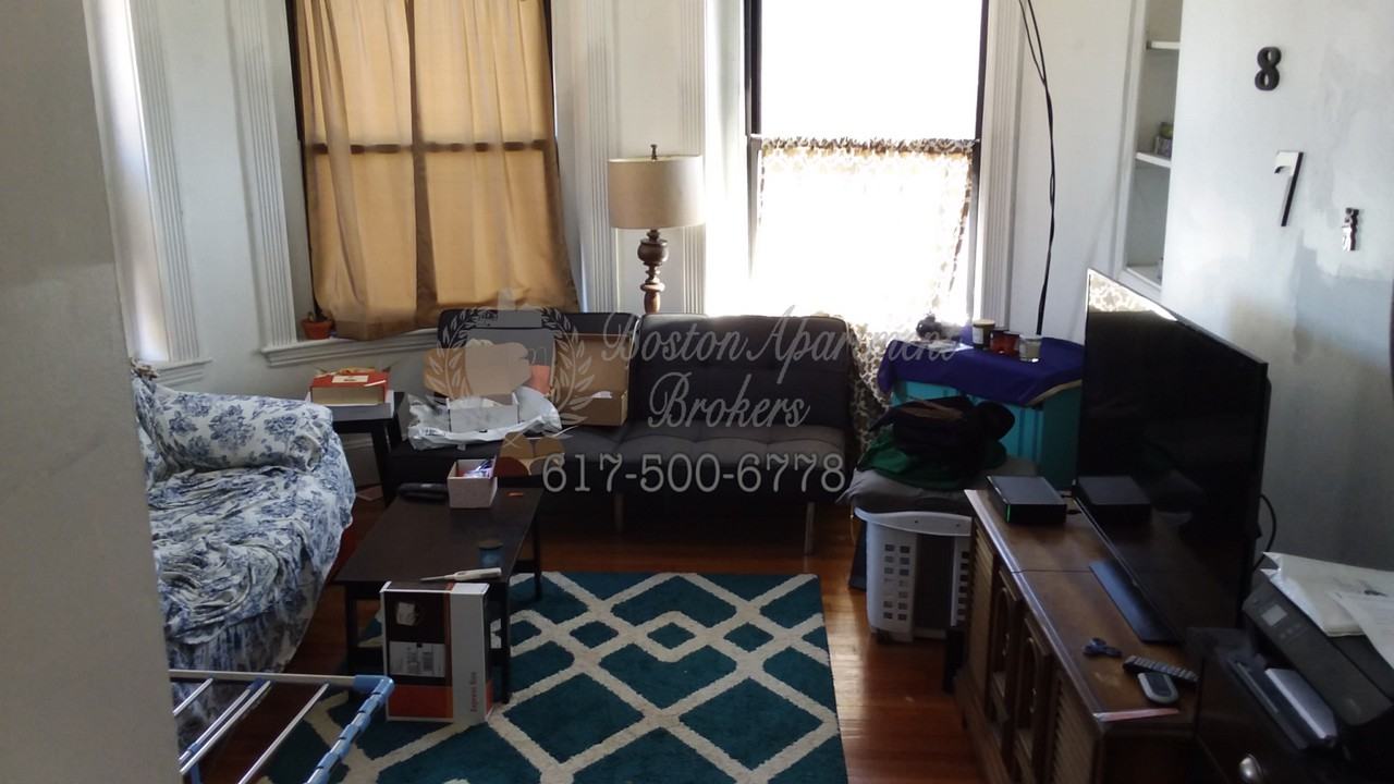 234 Harvard Ave #4 - Photo 3 of 11