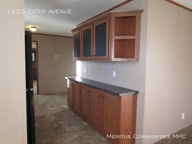 1223 NW Cathy Ave - Photo 3 of 13