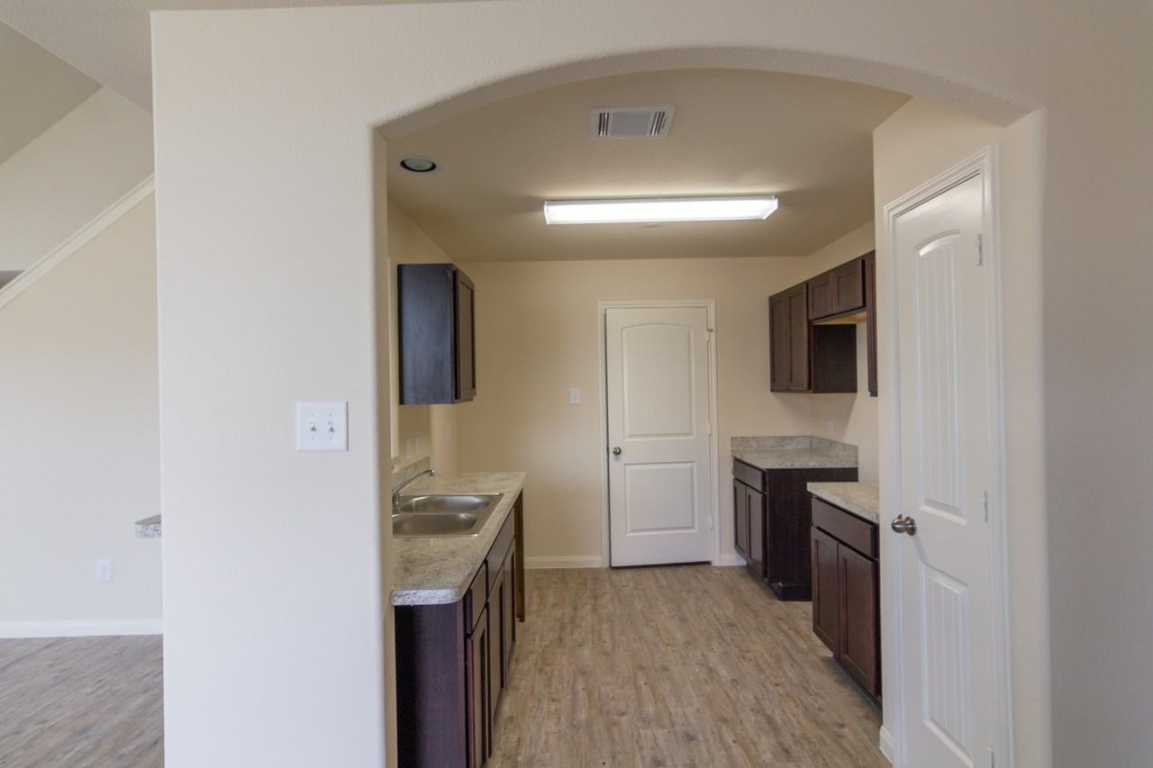 2121 Mossy Creek Ct - Photo 3 of 14