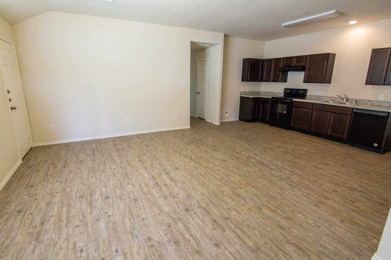401 S Tabor Ave - Photo 3 of 9