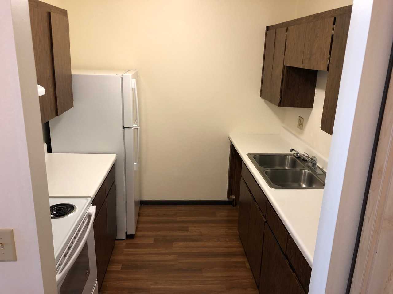 374 Lakeland Dr SE - Photo 2 of 6