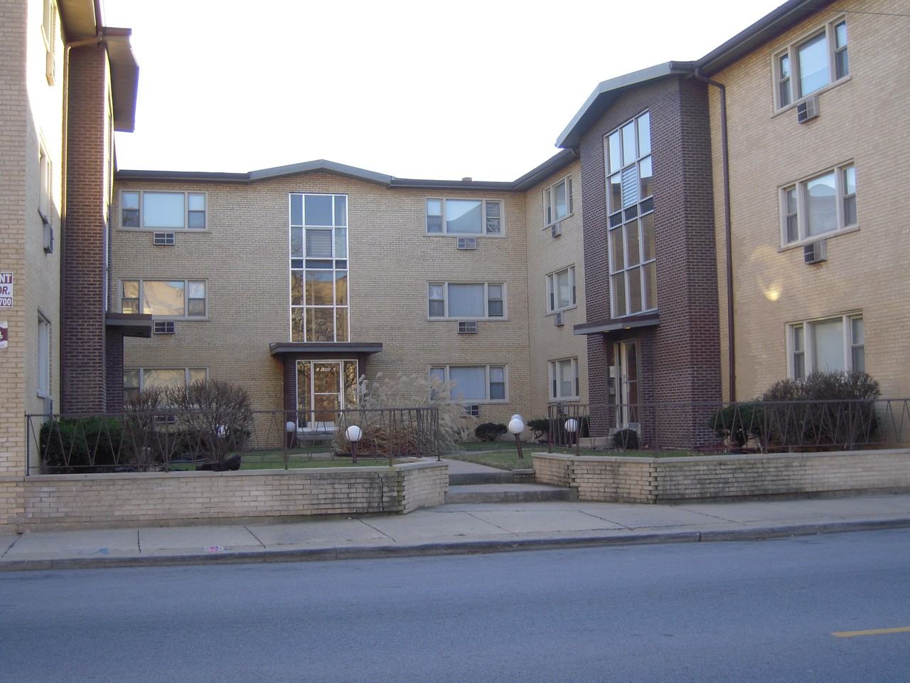 8700 S Merrill Ave Apartments for Rent in Calumet Heights  