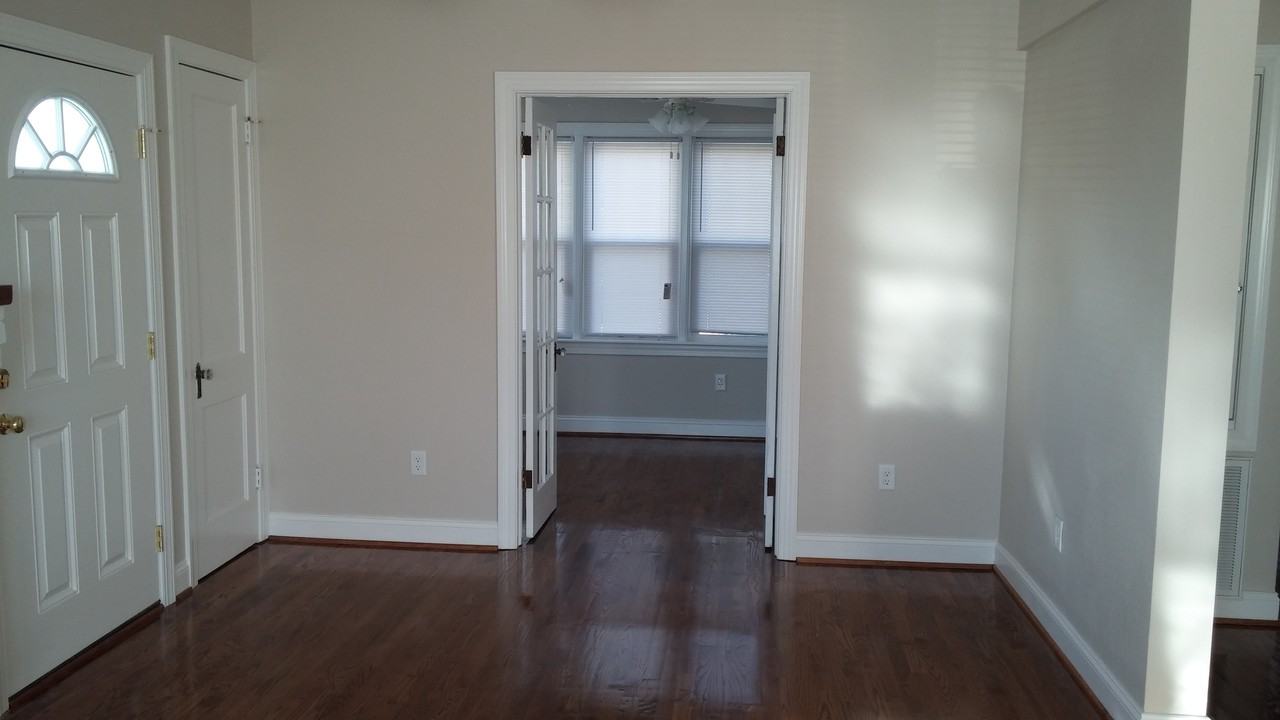 1416 N Main St - Photo 4 of 17