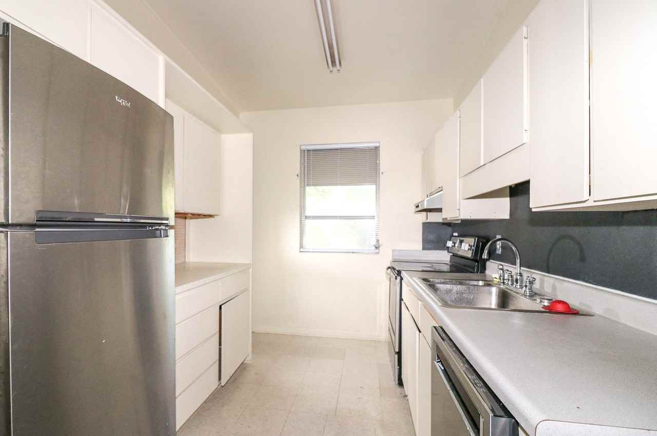 3702 NW 22nd Pl - Photo 3 of 17