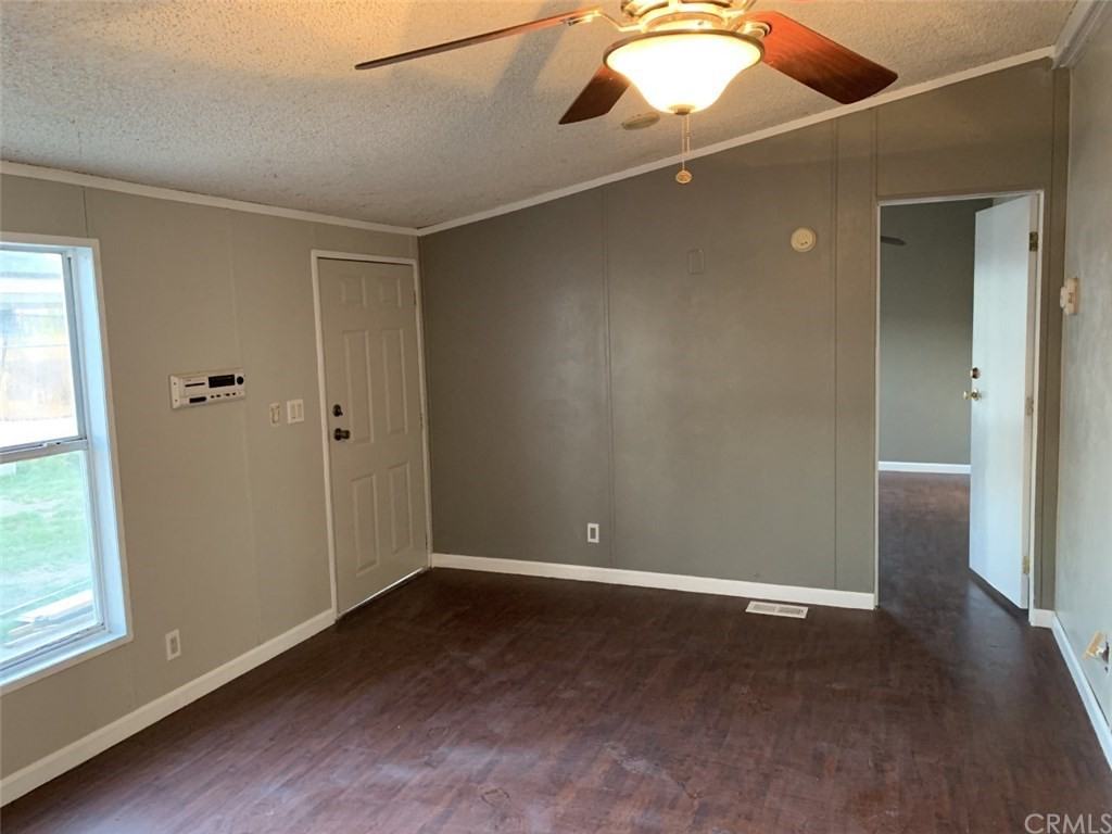 961 W Southern Ave - Photo 2 of 9