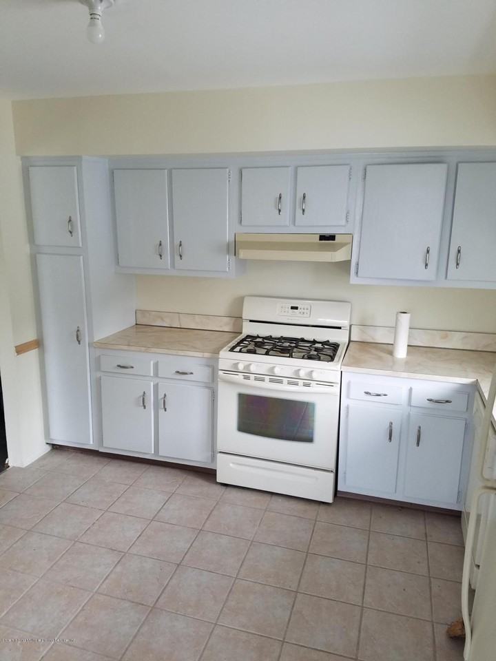 51 Seguine Pl - Photo 2 of 4