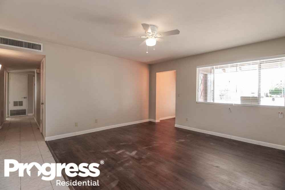 1544 E Clover - Photo 2 of 15