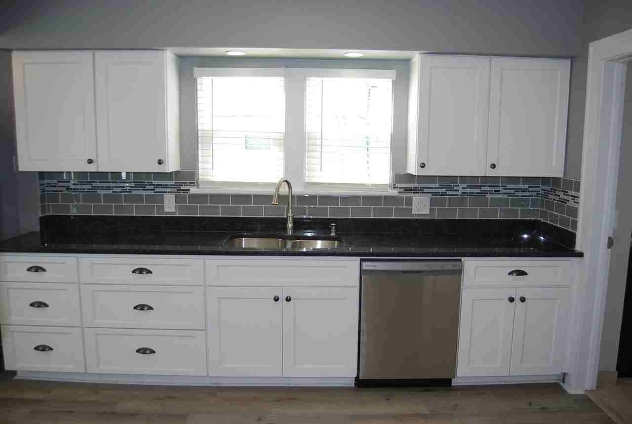 129 N Lafayette St - Photo 2 of 37