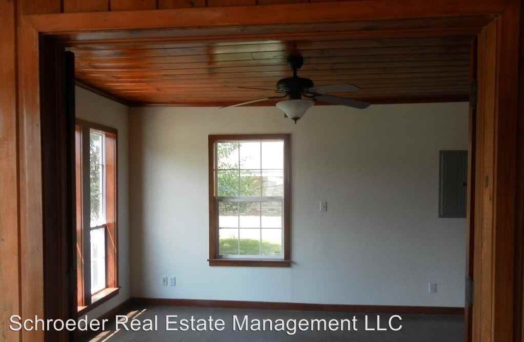 1422 Margie St - Photo 3 of 15