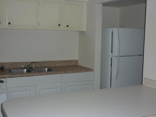 104 Bristol Ave - Photo 3 of 5