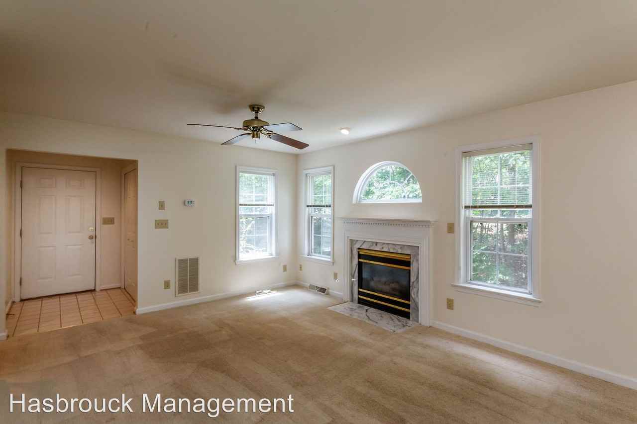 1694 Banyan Ct - Photo 3 of 49