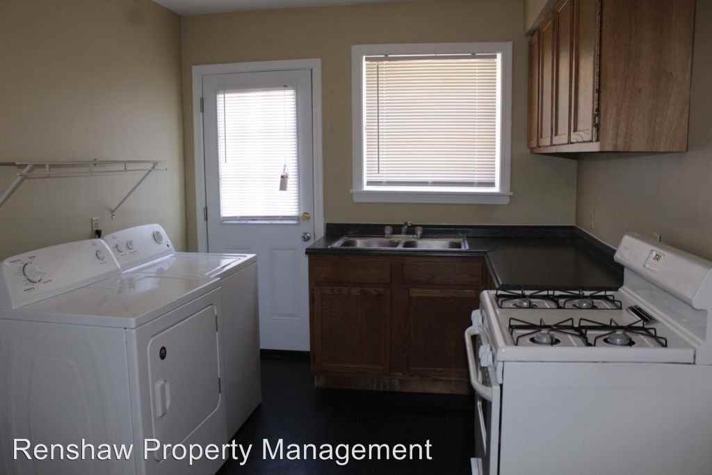 3914 Wales Ave - Photo 3 of 7