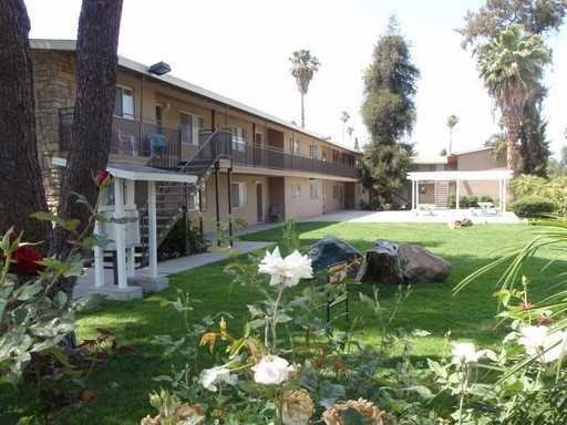 2045 N Linden Ave - Photo 2 of 2