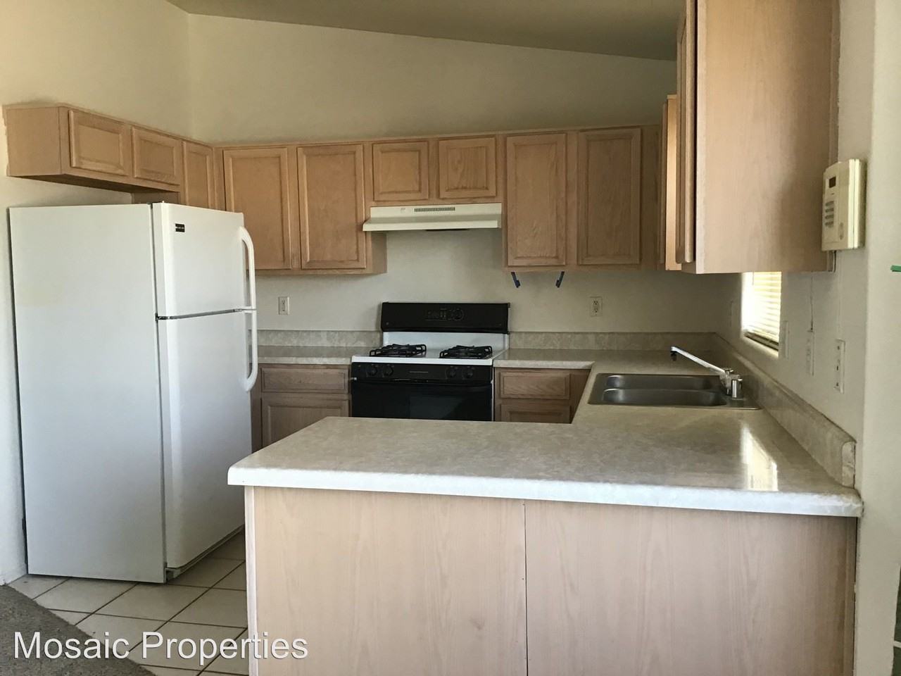 703 W Hess Ave - Photo 2 of 11