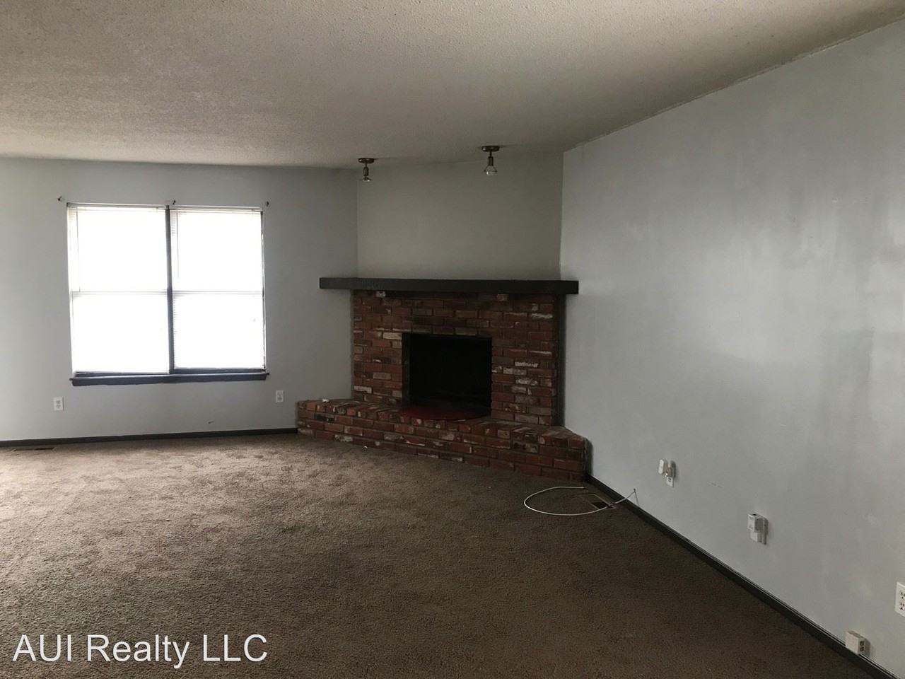 7600 E 95 Terrace - Photo 3 of 9