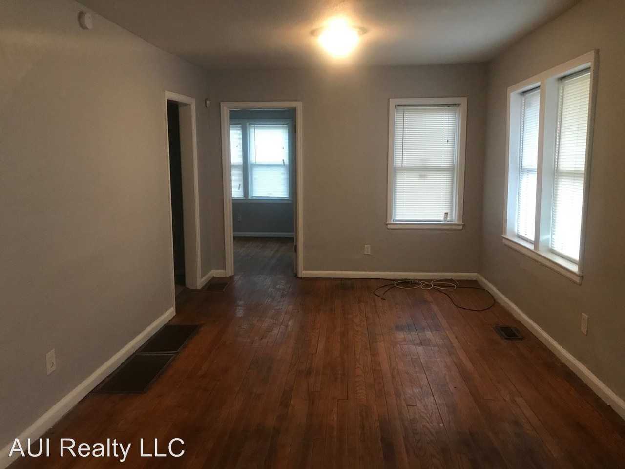 5007 E 39th St - Photo 2 of 12