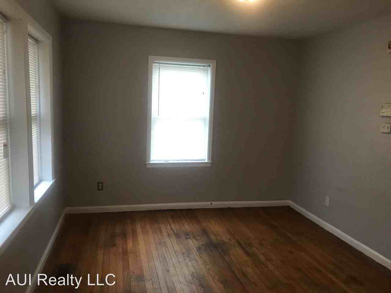 5007 E 39th St - Photo 3 of 12