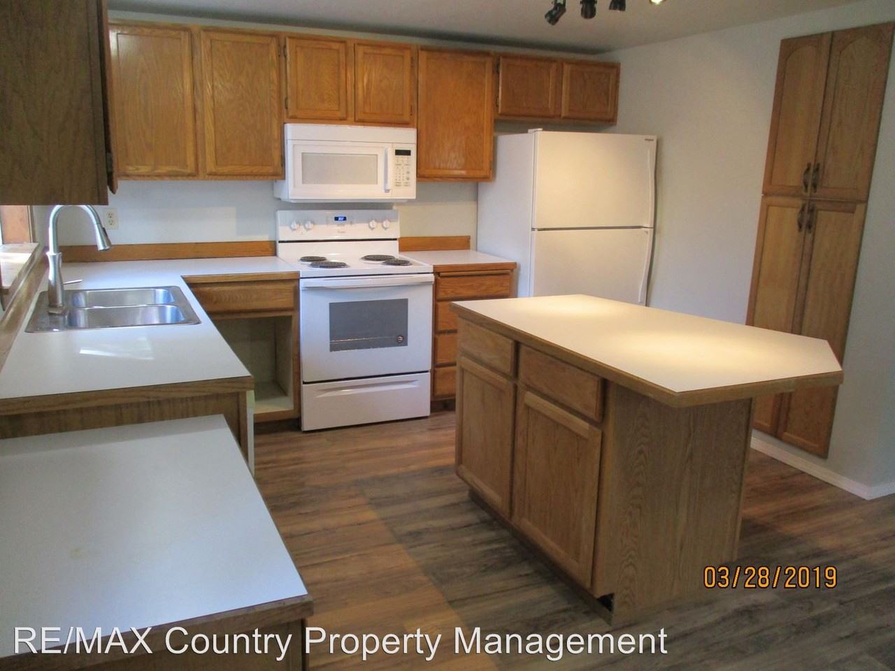 18545 Dynamite Dr SE - Photo 2 of 48