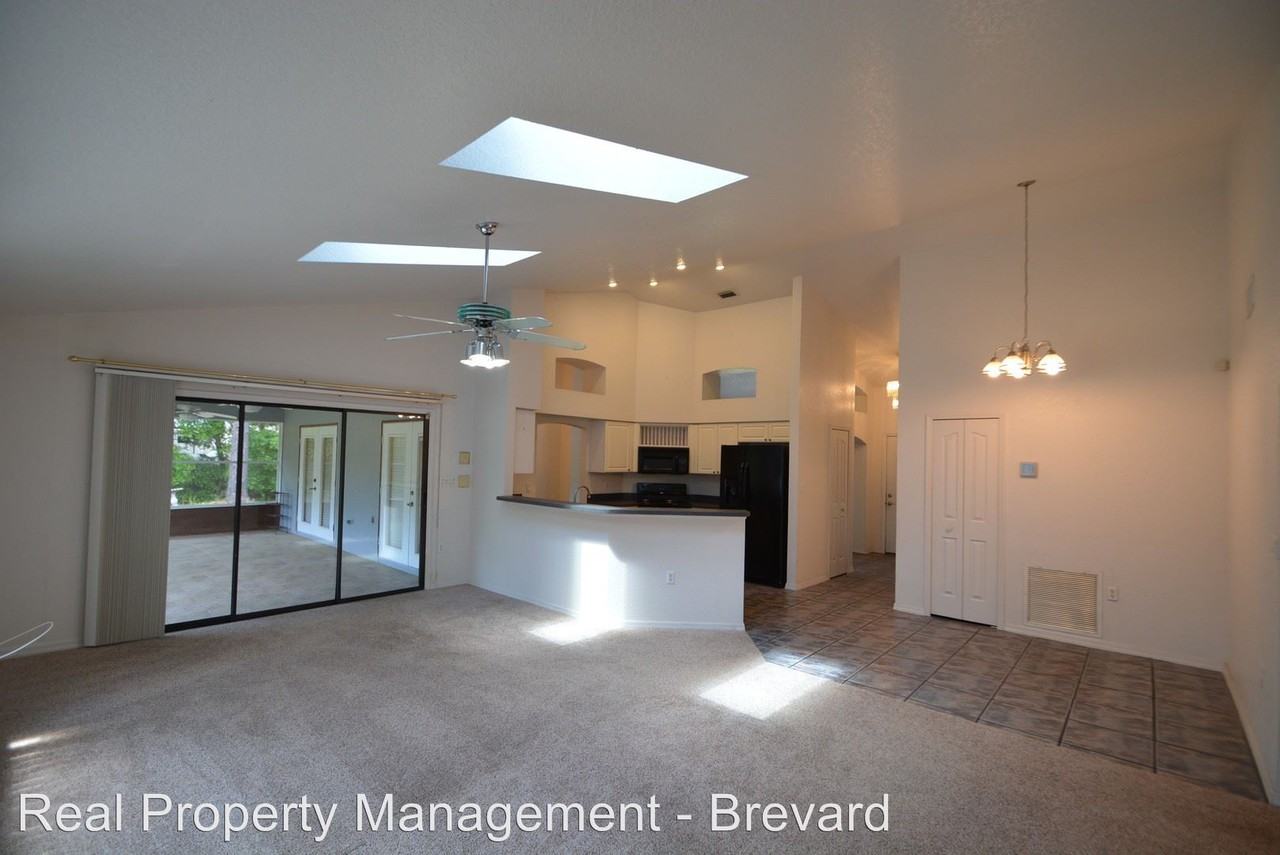 4445 Peppertree St - Photo 3 of 13