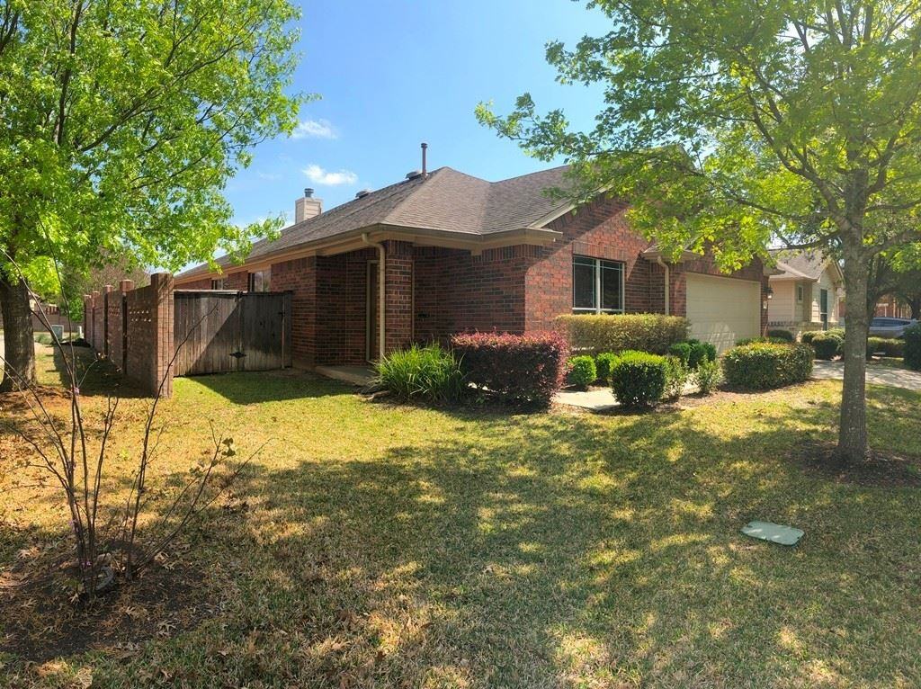 702 Bent Wood Pl - Photo 2 of 25