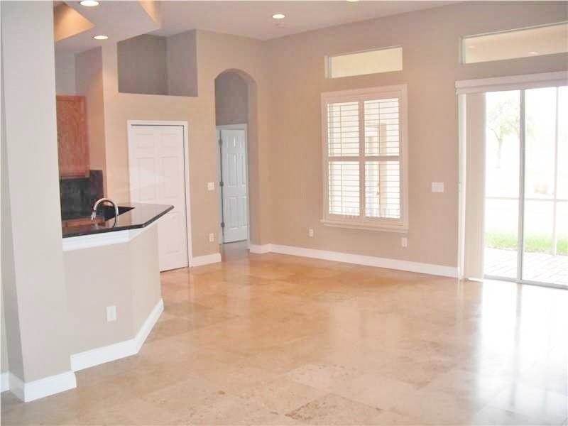 23607 Abercorn Ln - Photo 2 of 15