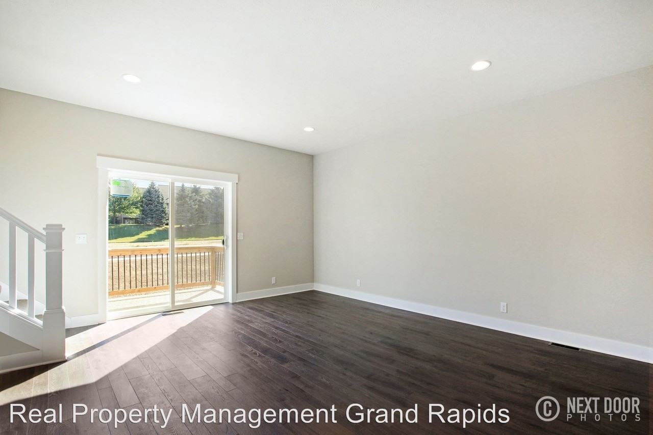 3718 Sunchase Ave - Photo 3 of 6