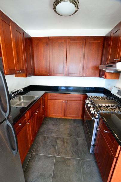 1646 Sutter Street - Photo 2 of 9