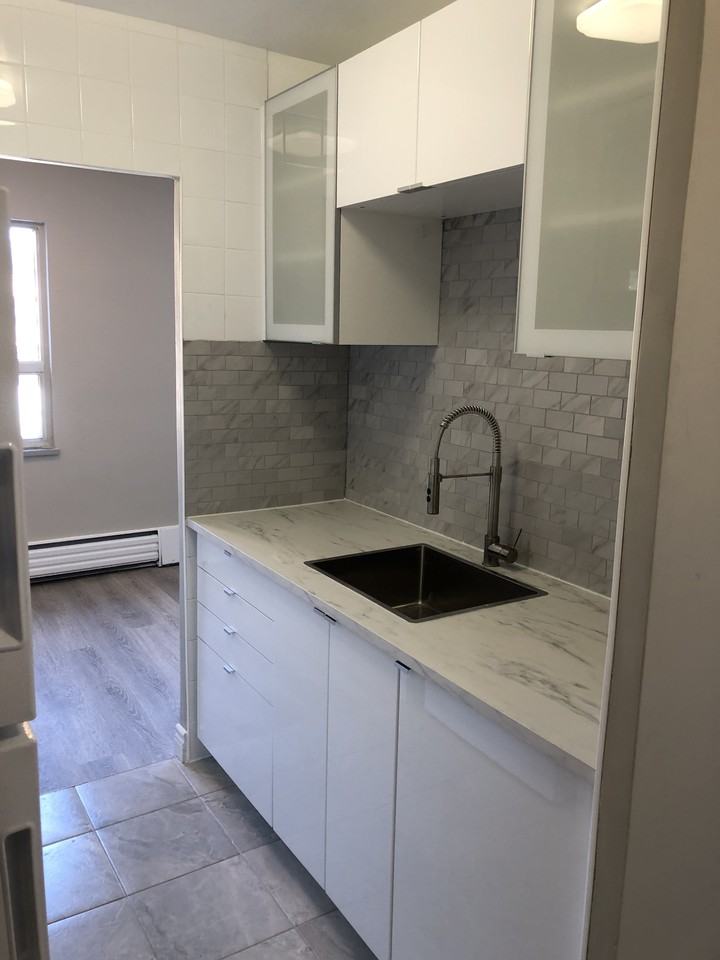 1605 Jane Street #207