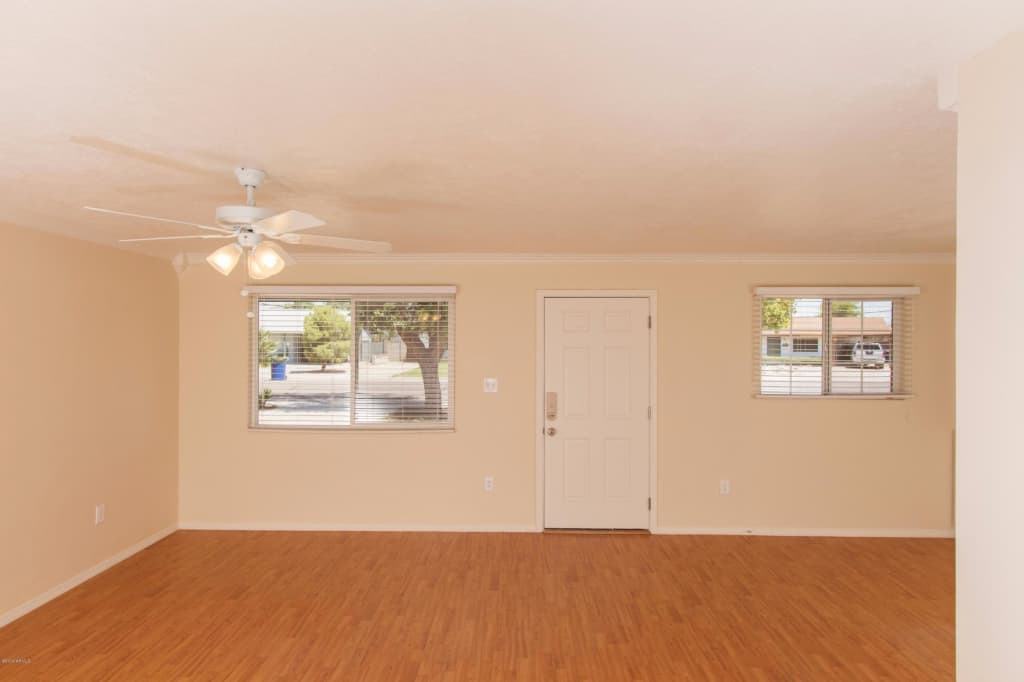 733 E Taylor St - Photo 2 of 10