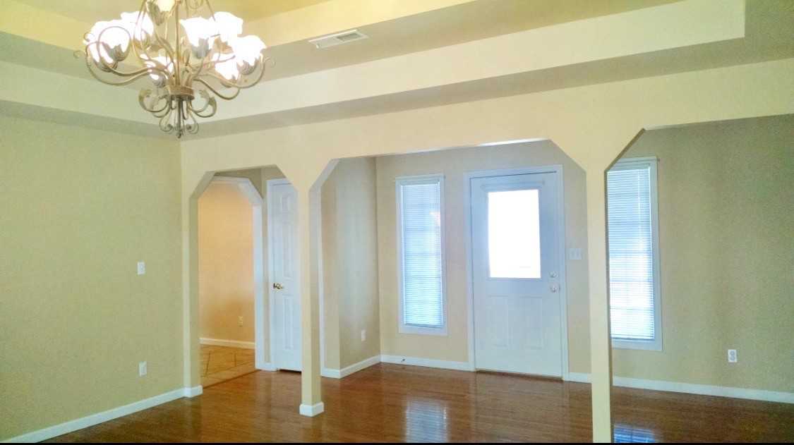 139 Julies Way - Photo 3 of 10