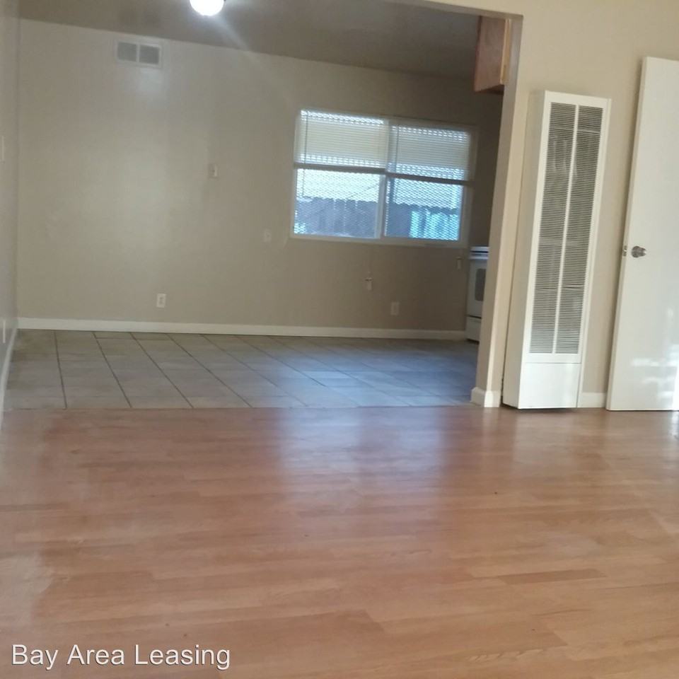 318 105th Ave - Photo 2 of 15