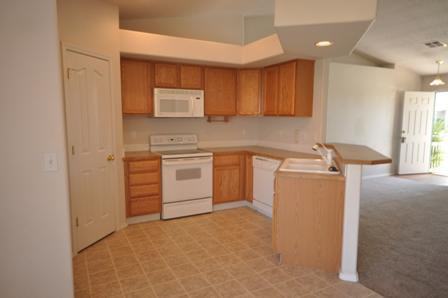 3808 Bismark Ave - Photo 3 of 15