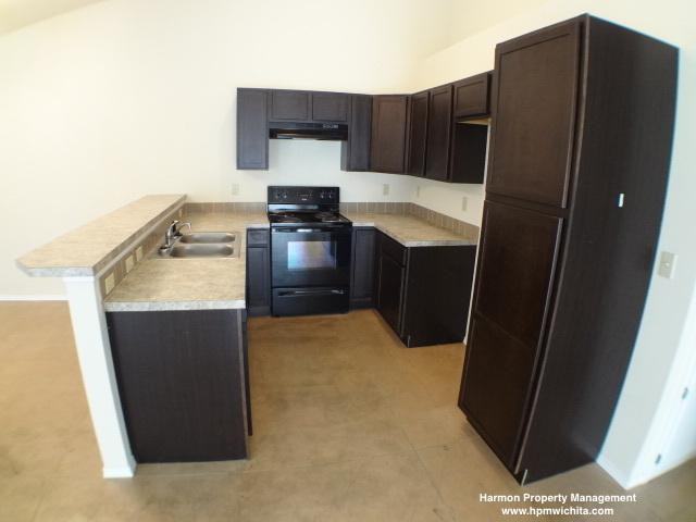 1541 W 23rd St N - Photo 2 of 11