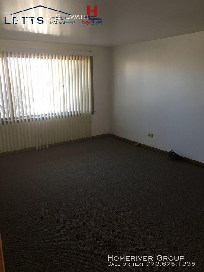 14101 S Stewart Ave - Photo 2 of 7