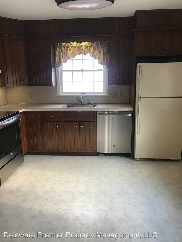 1010 Broad Run Rd - Photo 2 of 19