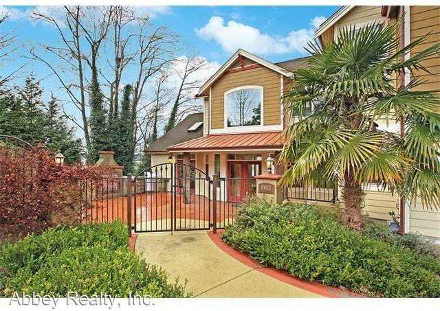 1903 Berry St NE - Photo 2 of 28