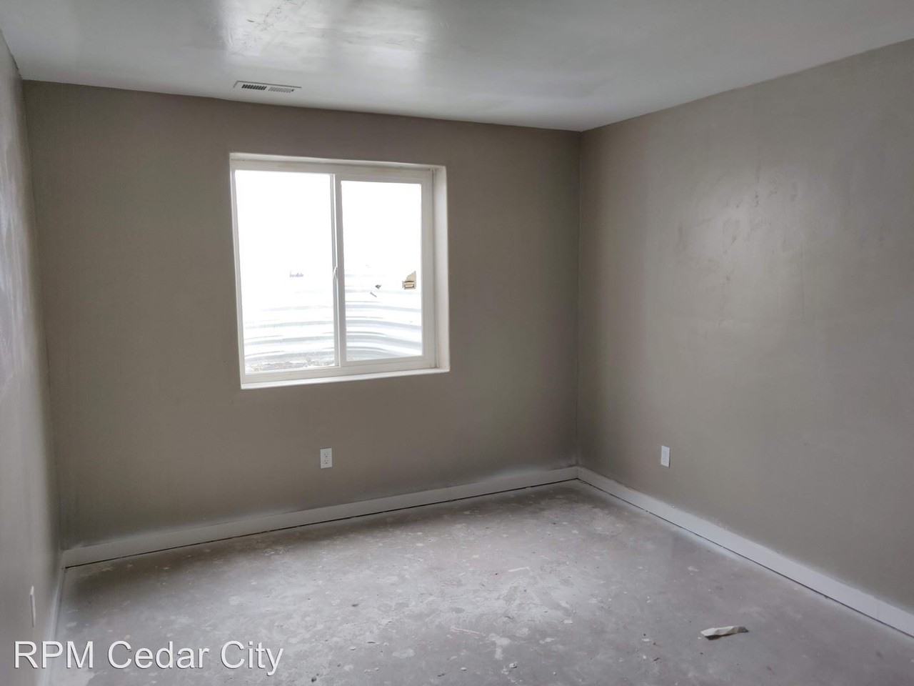 4516 N Pioneer Dr - Photo 2 of 19