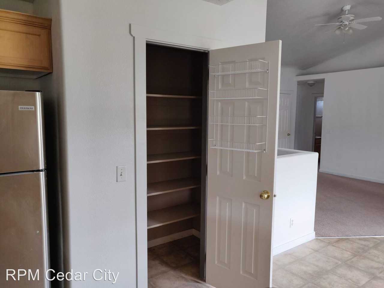 4516 N Pioneer Dr - Photo 3 of 19